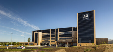 O novo edifício de produção com standard de casa passivo da Joh Johannson Kaffe.