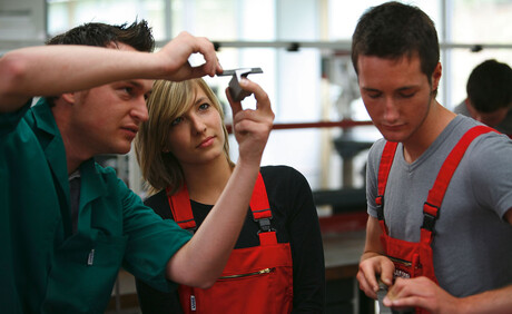 Trabalho de férias para estudantes